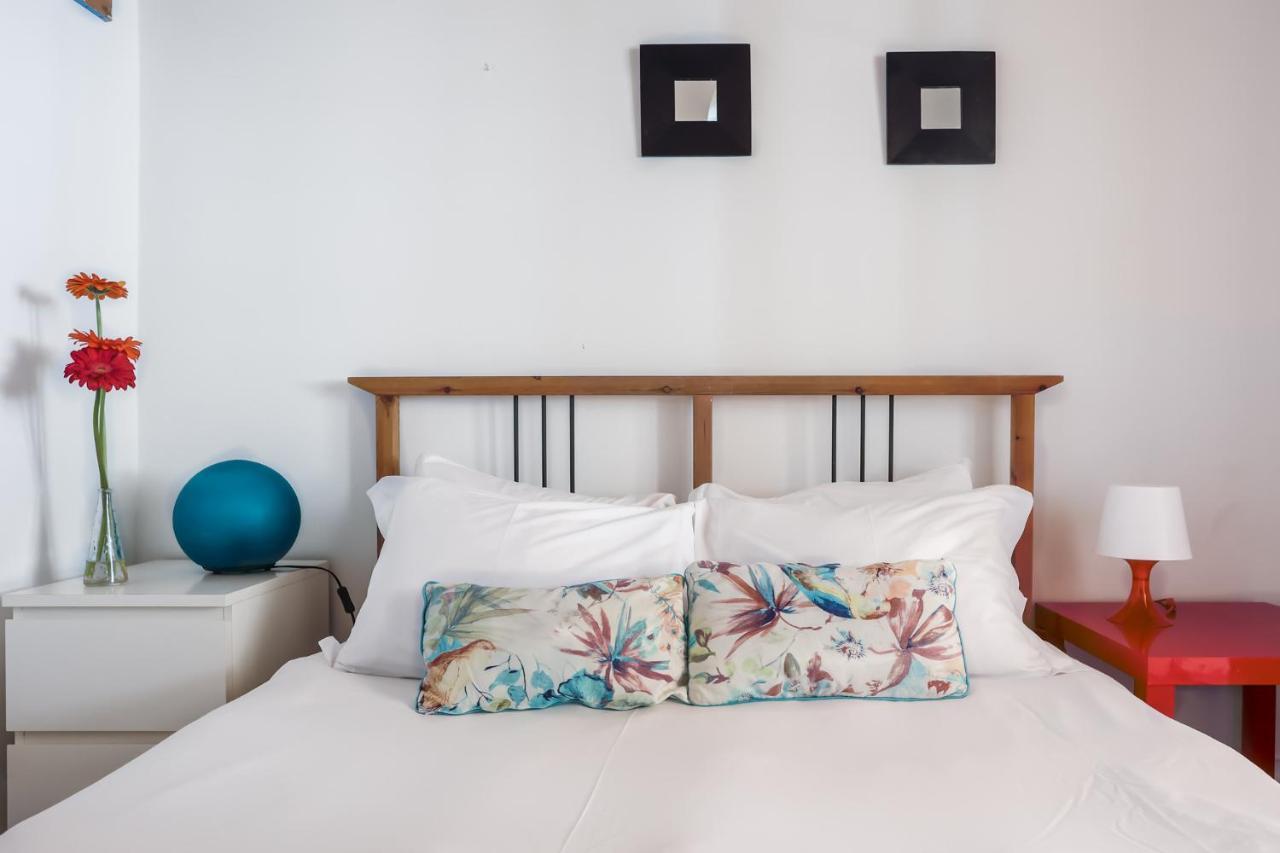 Apartment Center In Lively Bairro Alto! Lisbon