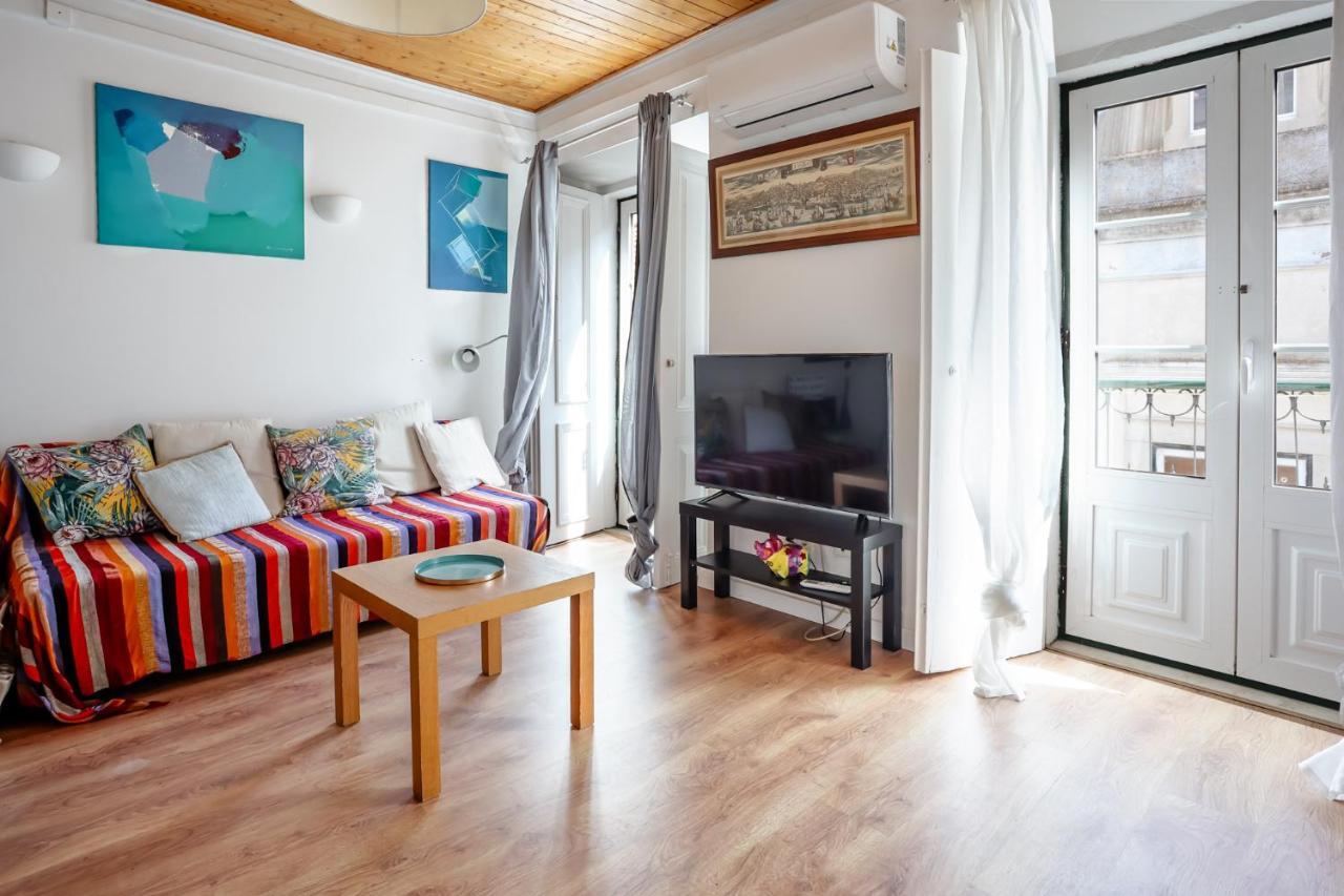 Center In Lively Bairro Alto! Apartment Lisbon